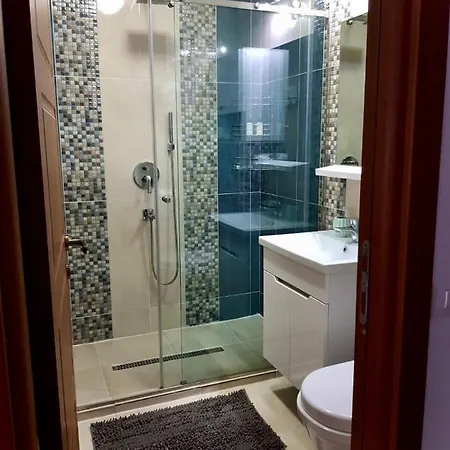 White By Solid Apartman *
