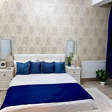 White By Solid Apartman *